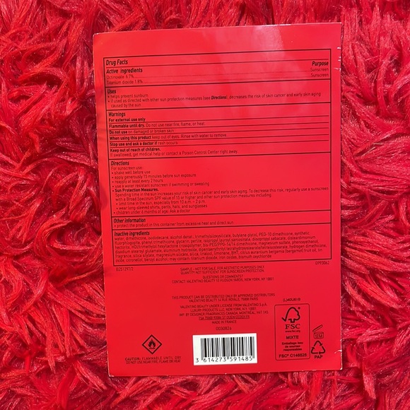 Very Valentino Foundation Sunscreen SPF 26 Sample Card - Picture 5 of 5